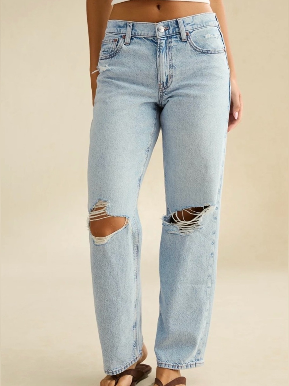 American Eagle Strigid Stovepipe ripped jeans Size 0 Wide leg Lightweight Holey